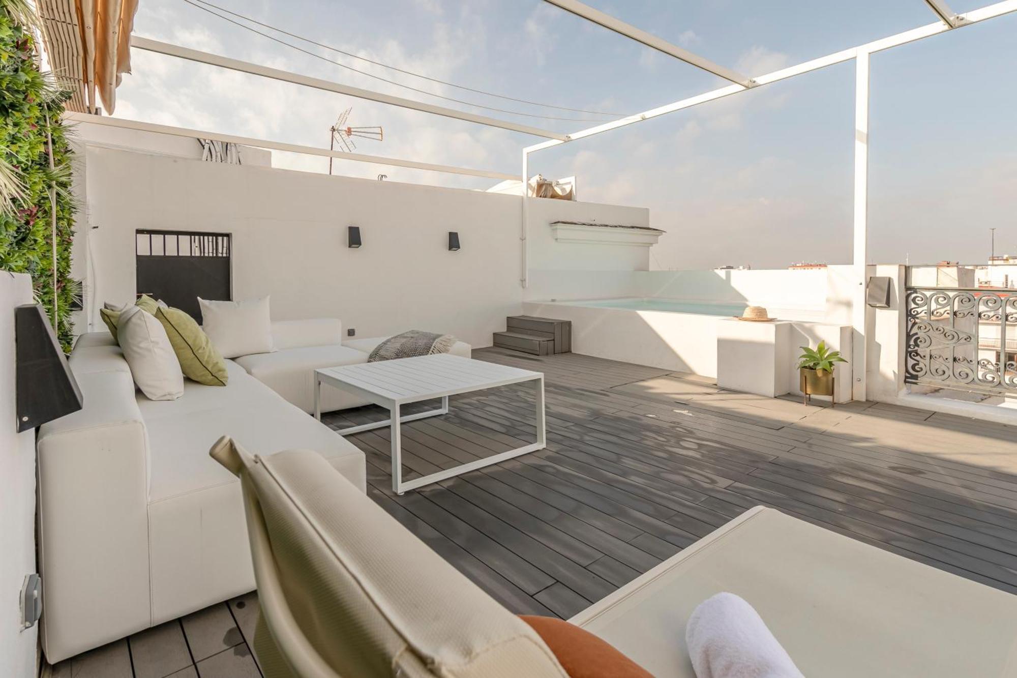 Isg Apartments Modern Atticpool At The Cathedralfree Parking Sevilla Bagian luar foto