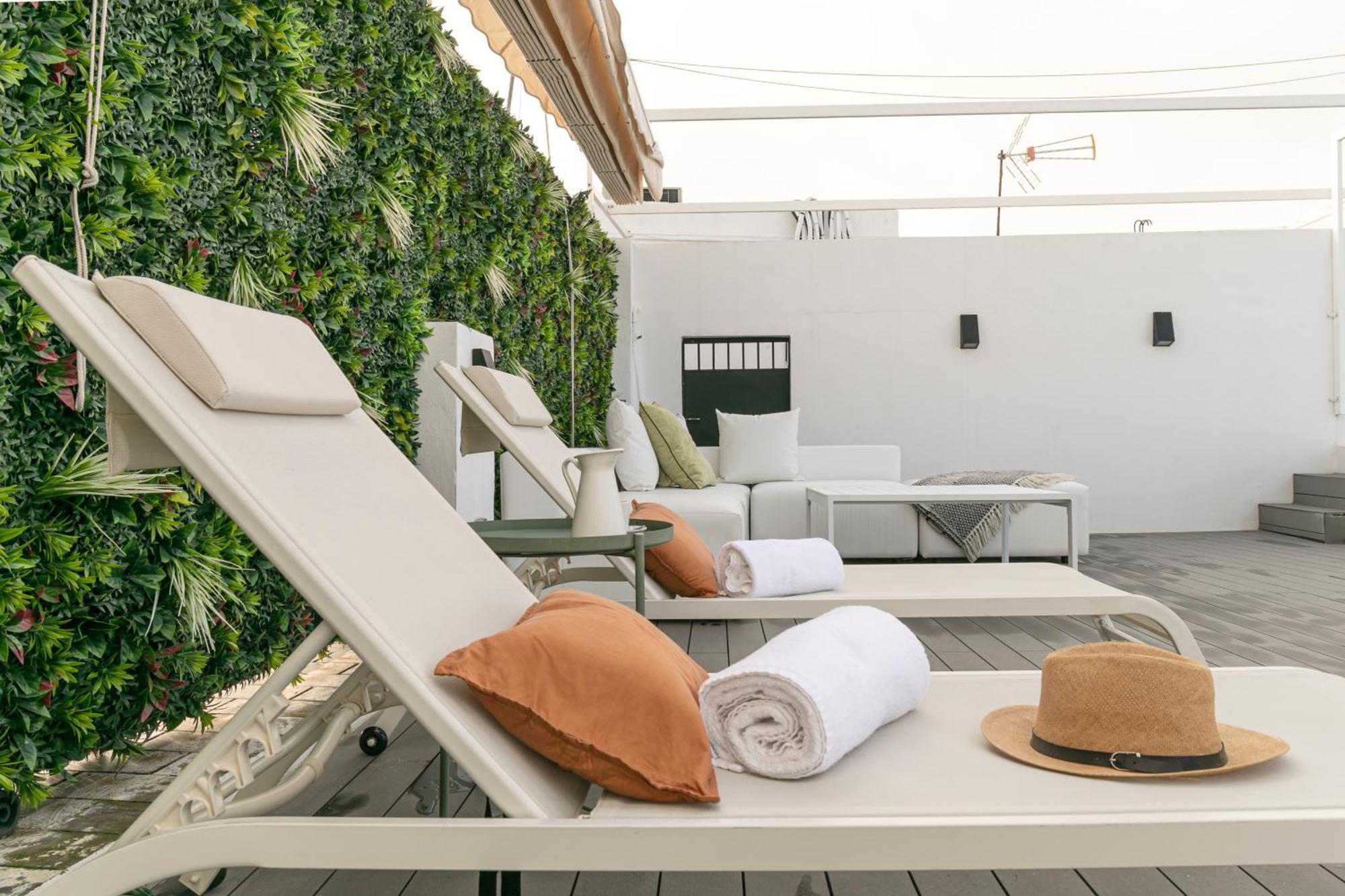 Isg Apartments Modern Atticpool At The Cathedralfree Parking Sevilla Bagian luar foto