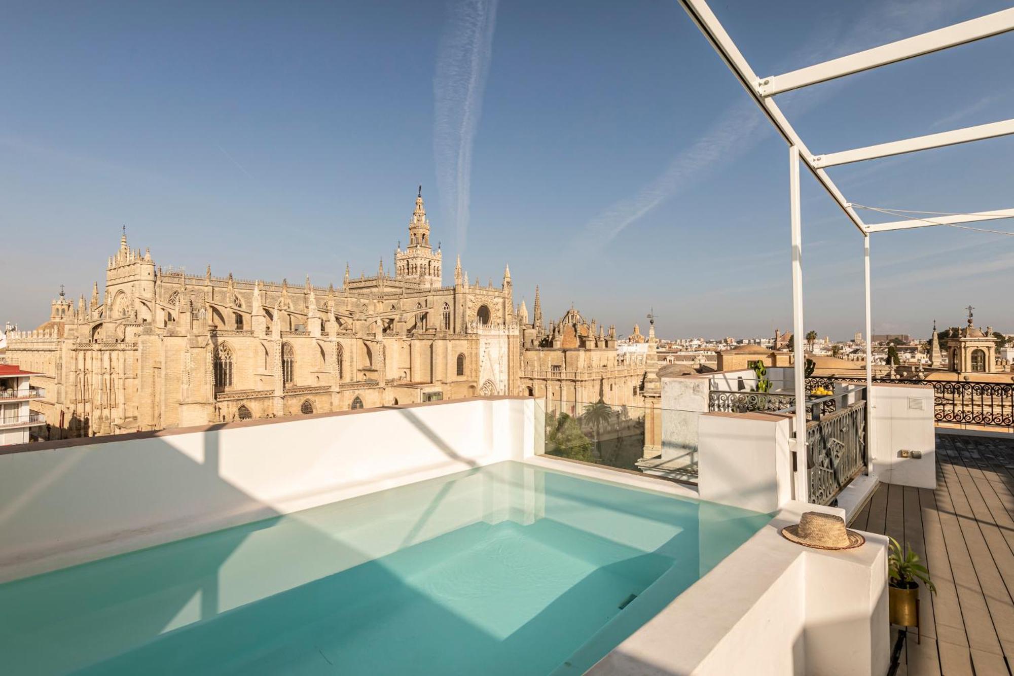 Isg Apartments Modern Atticpool At The Cathedralfree Parking Sevilla Bagian luar foto