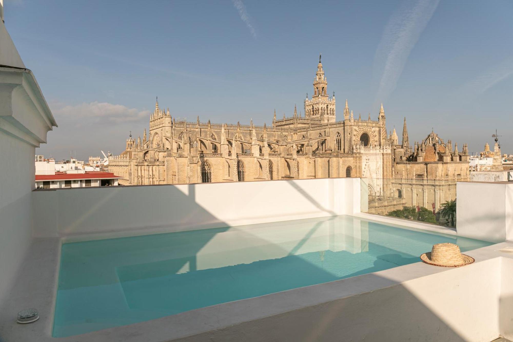 Isg Apartments Modern Atticpool At The Cathedralfree Parking Sevilla Bagian luar foto