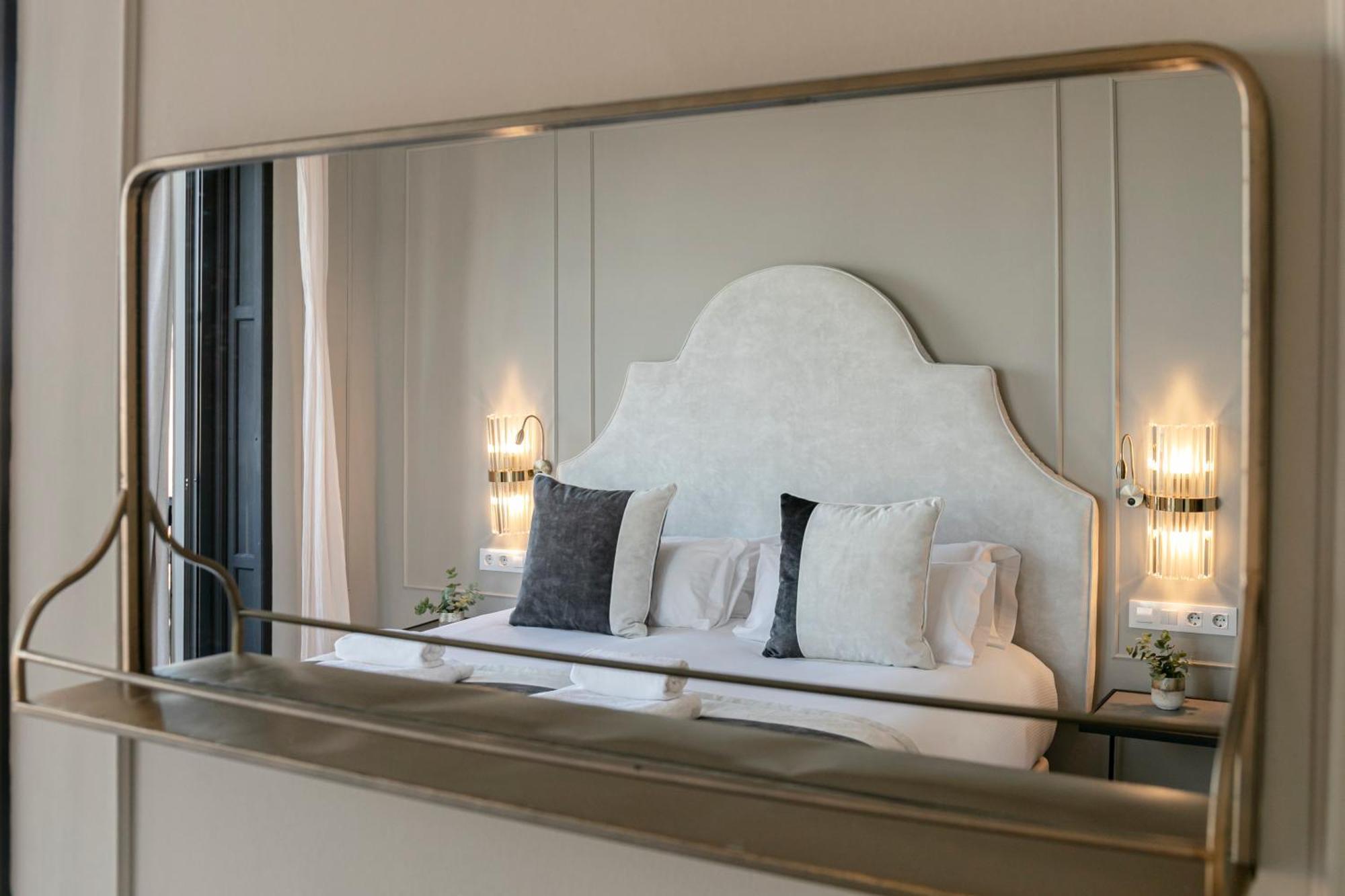 Isg Apartments Modern Atticpool At The Cathedralfree Parking Sevilla Bagian luar foto