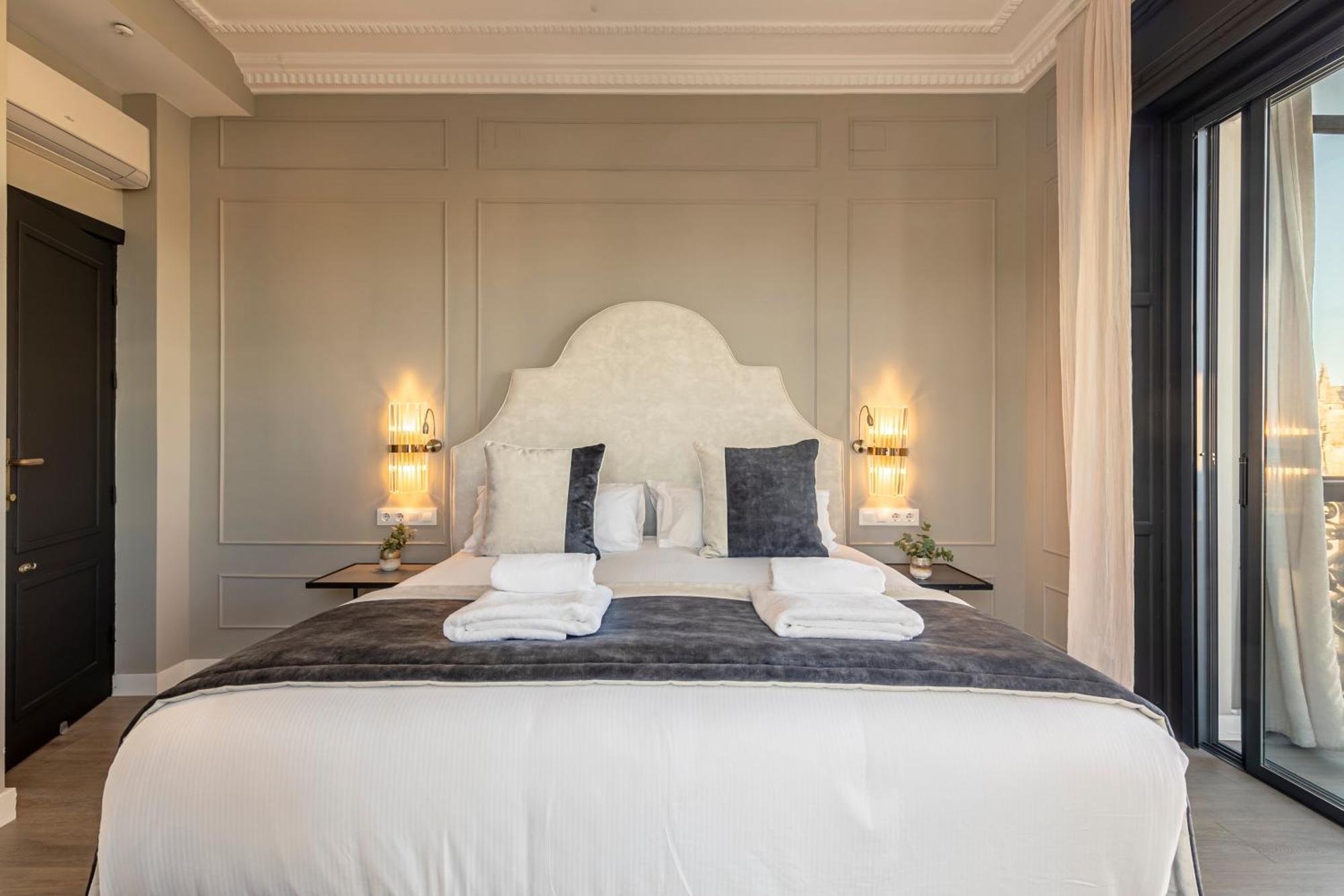 Isg Apartments Modern Atticpool At The Cathedralfree Parking Sevilla Bagian luar foto