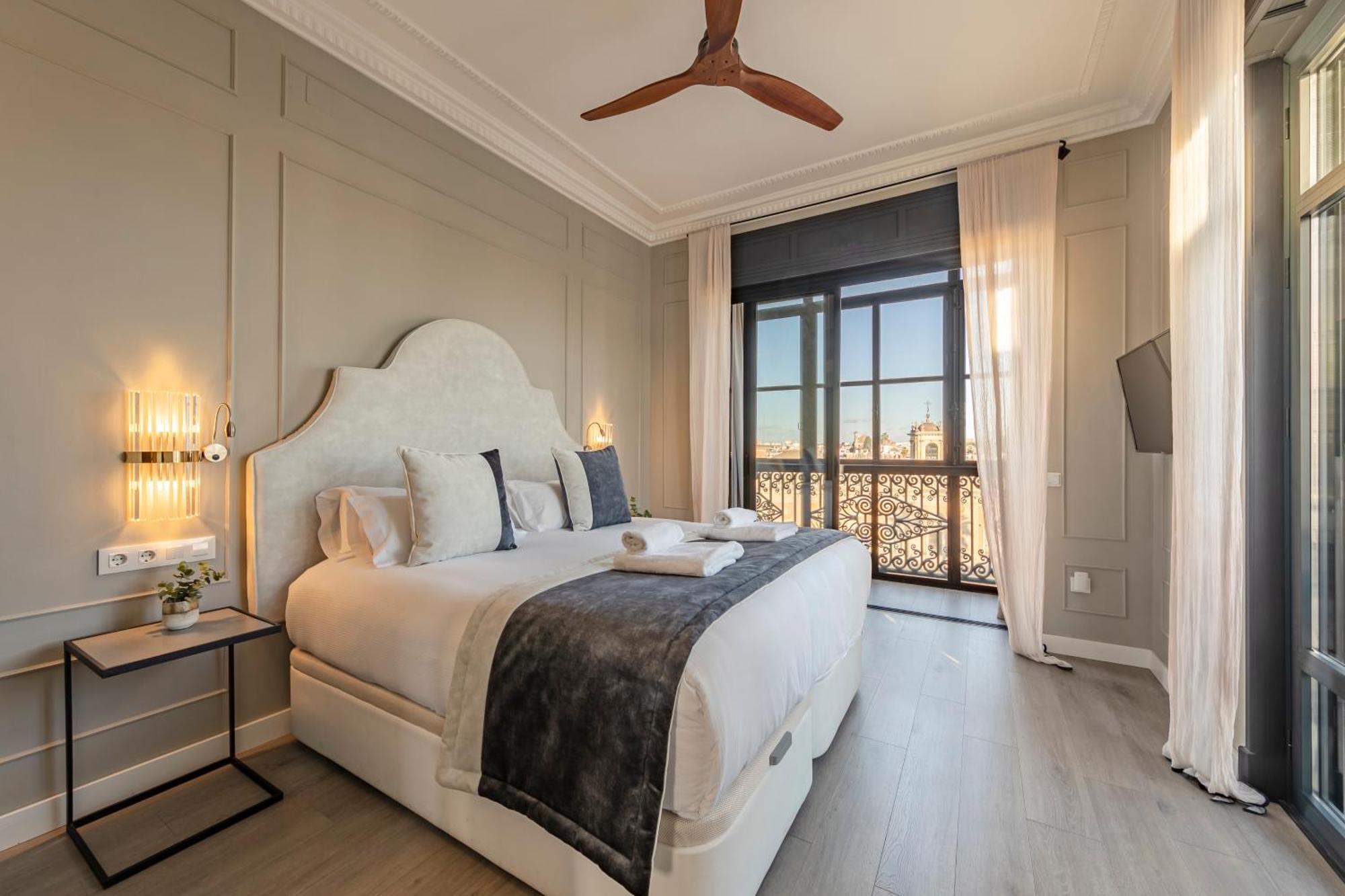 Isg Apartments Modern Atticpool At The Cathedralfree Parking Sevilla Bagian luar foto