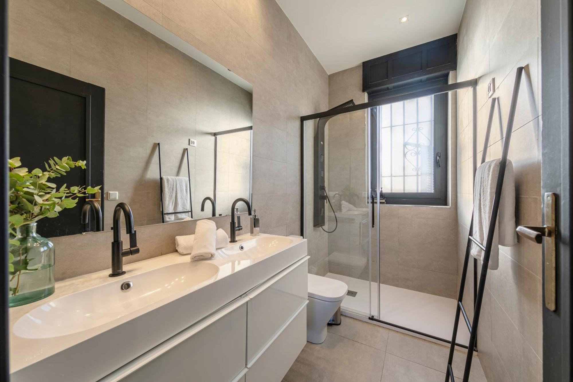 Isg Apartments Modern Atticpool At The Cathedralfree Parking Sevilla Bagian luar foto