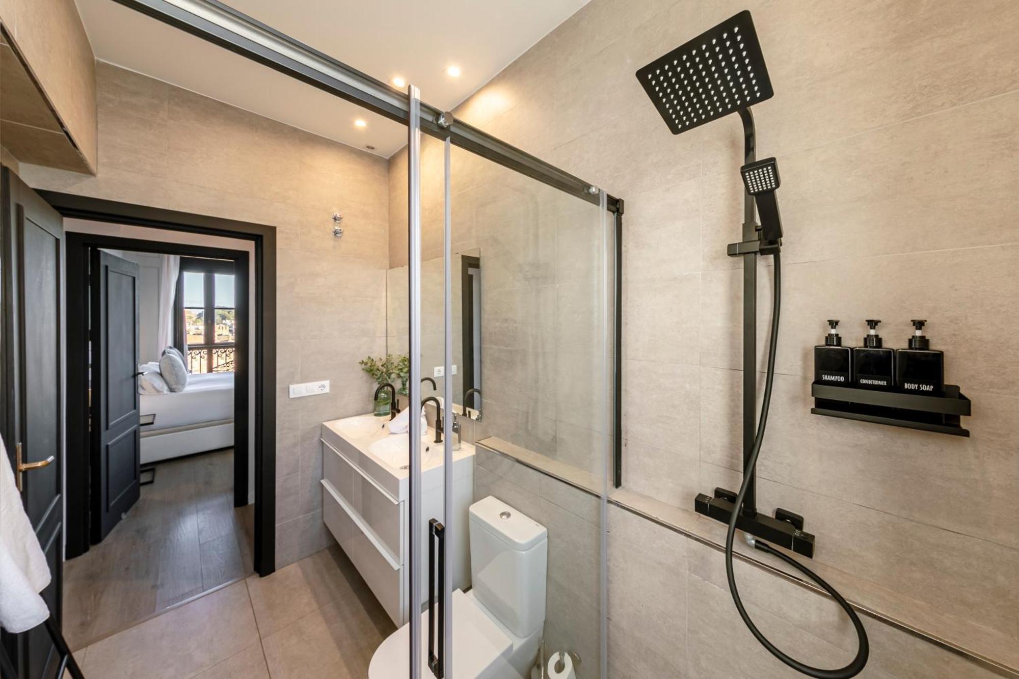Isg Apartments Modern Atticpool At The Cathedralfree Parking Sevilla Bagian luar foto