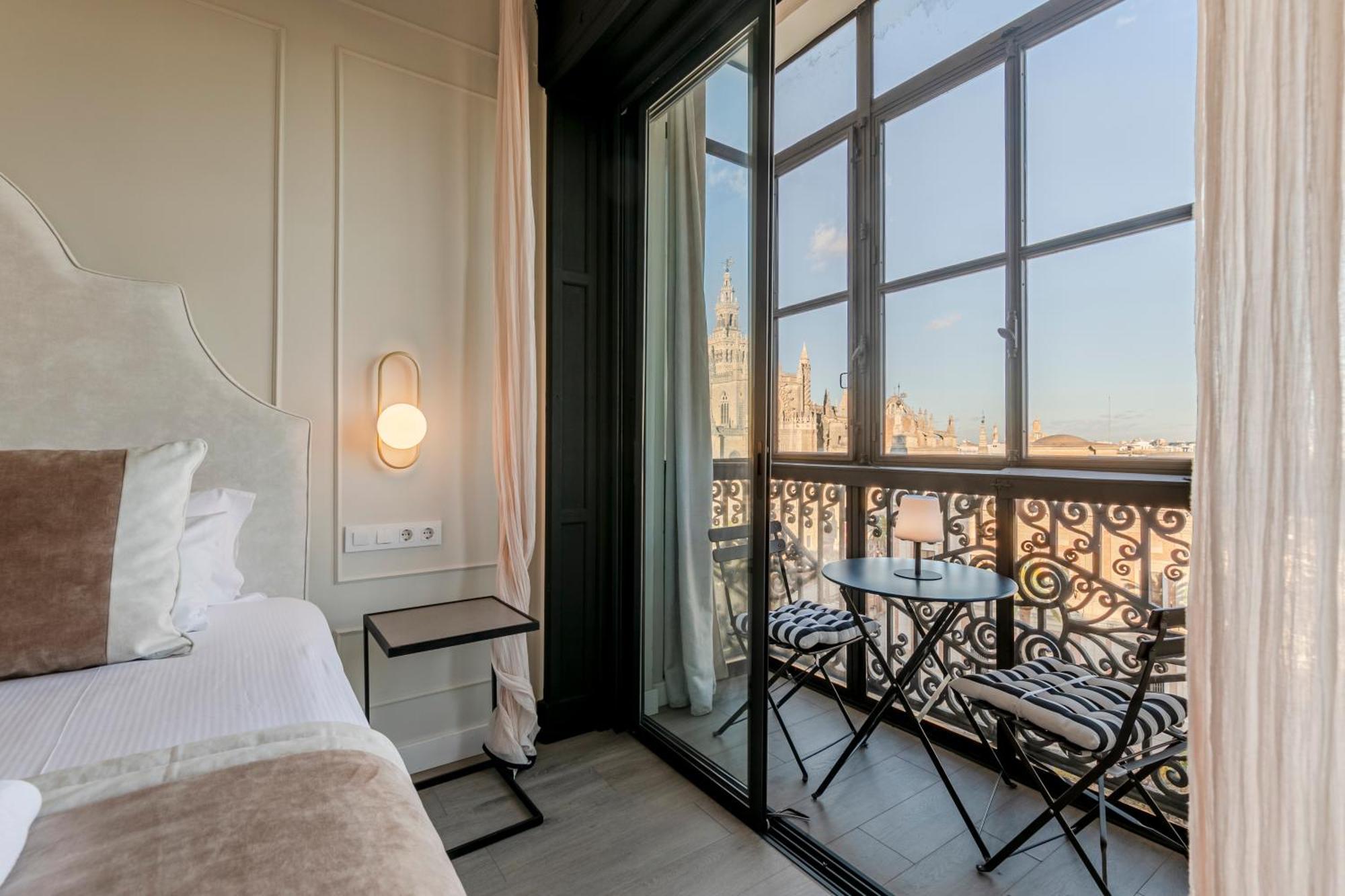 Isg Apartments Modern Atticpool At The Cathedralfree Parking Sevilla Bagian luar foto