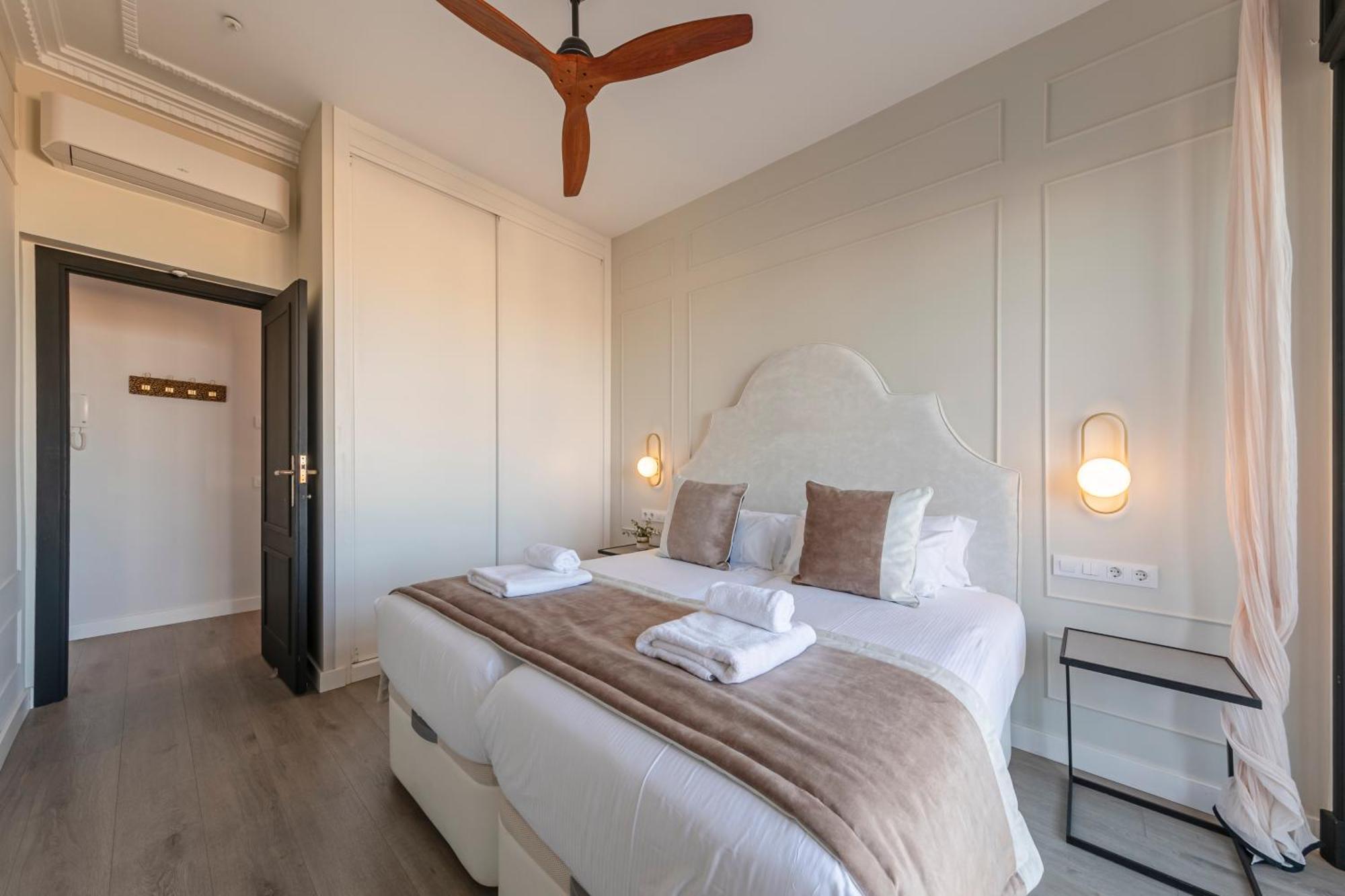 Isg Apartments Modern Atticpool At The Cathedralfree Parking Sevilla Bagian luar foto