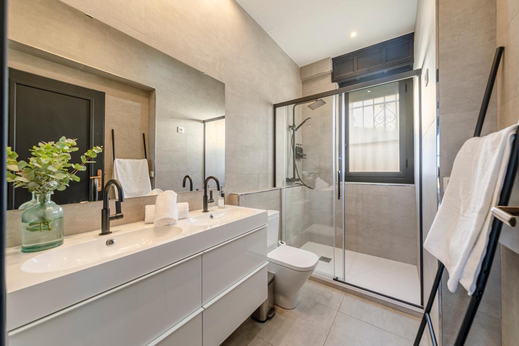 Isg Apartments Modern Atticpool At The Cathedralfree Parking Sevilla Bagian luar foto