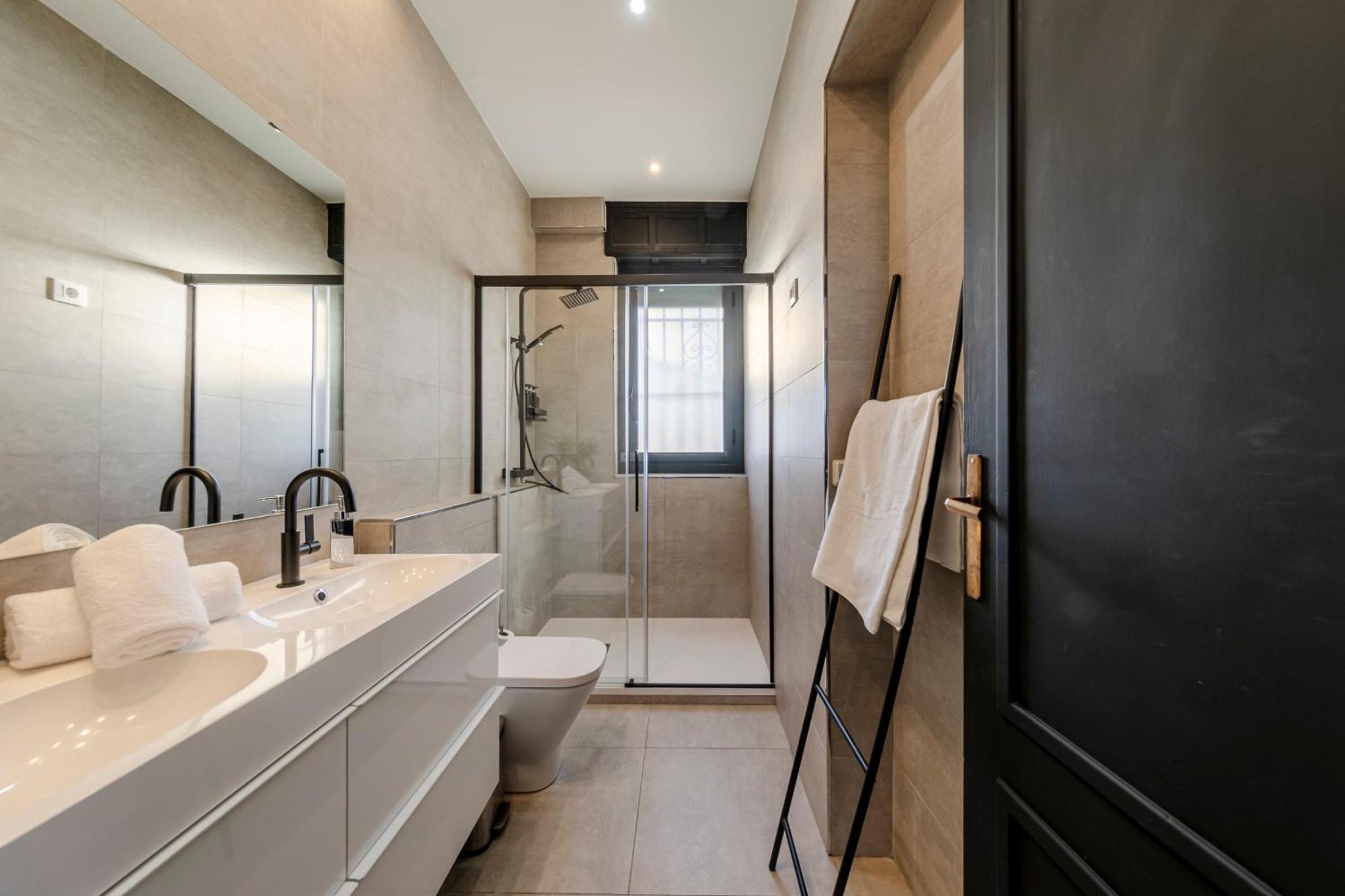 Isg Apartments Modern Atticpool At The Cathedralfree Parking Sevilla Bagian luar foto