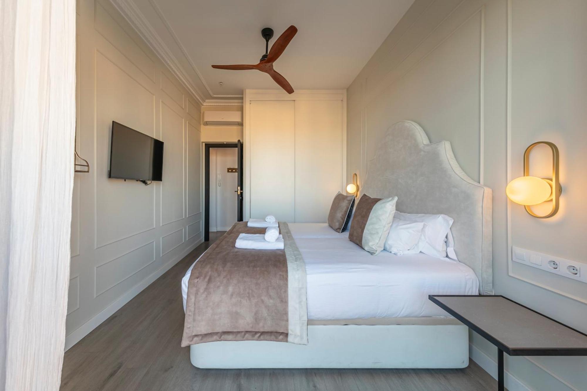 Isg Apartments Modern Atticpool At The Cathedralfree Parking Sevilla Bagian luar foto
