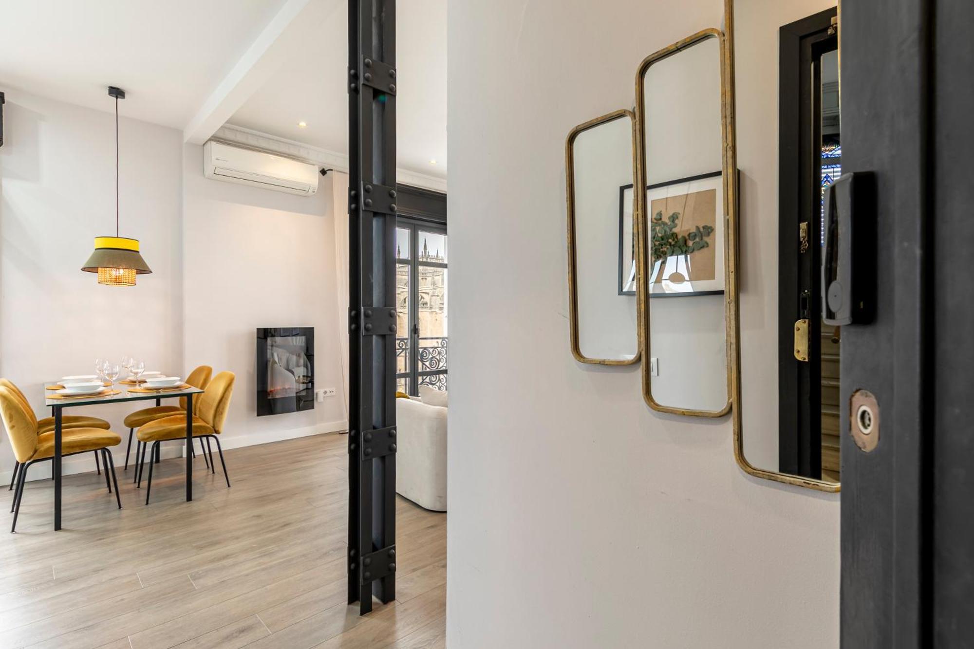 Isg Apartments Modern Atticpool At The Cathedralfree Parking Sevilla Bagian luar foto